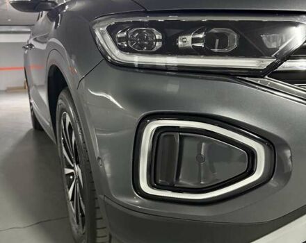 Серый Фольксваген Ти-Рок, объемом двигателя 1.5 л и пробегом 24 тыс. км за 29500 $, фото 4 на Automoto.ua