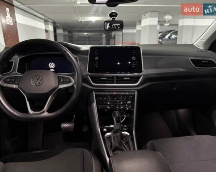 Серый Фольксваген Ти-Рок, объемом двигателя 1.5 л и пробегом 24 тыс. км за 29500 $, фото 17 на Automoto.ua