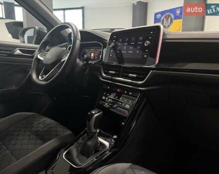 Серый Фольксваген Ти-Рок, объемом двигателя 1.4 л и пробегом 11 тыс. км за 32500 $, фото 51 на Automoto.ua