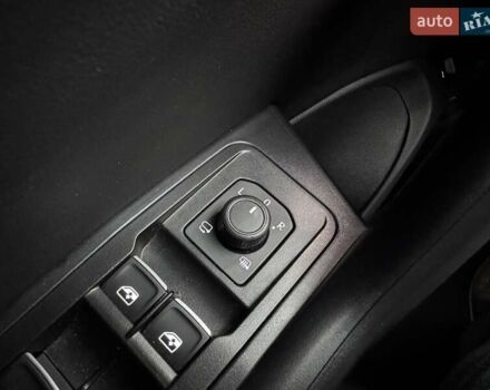 Серый Фольксваген Ти-Рок, объемом двигателя 1.4 л и пробегом 7 тыс. км за 33900 $, фото 73 на Automoto.ua