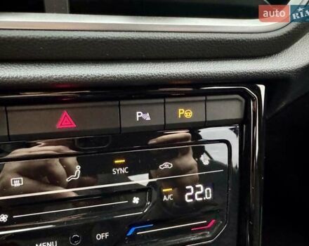 Серый Фольксваген Ти-Рок, объемом двигателя 1.4 л и пробегом 7 тыс. км за 33900 $, фото 72 на Automoto.ua