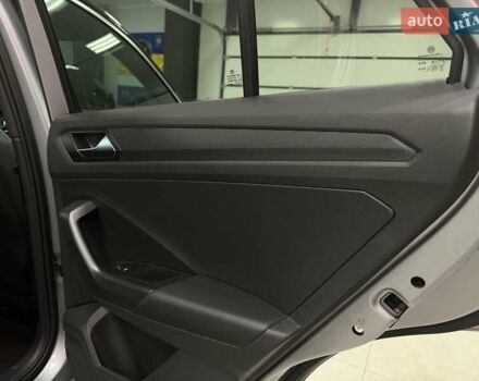 Серый Фольксваген Ти-Рок, объемом двигателя 1.4 л и пробегом 11 тыс. км за 32500 $, фото 48 на Automoto.ua