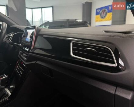 Серый Фольксваген Ти-Рок, объемом двигателя 1.4 л и пробегом 11 тыс. км за 32500 $, фото 52 на Automoto.ua