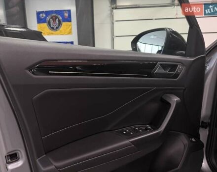 Серый Фольксваген Ти-Рок, объемом двигателя 1.4 л и пробегом 11 тыс. км за 32500 $, фото 43 на Automoto.ua