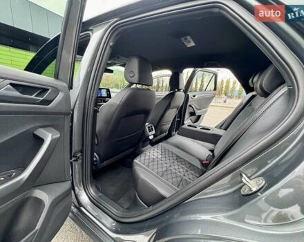 Серый Фольксваген Ти-Рок, объемом двигателя 1.4 л и пробегом 7 тыс. км за 33900 $, фото 39 на Automoto.ua