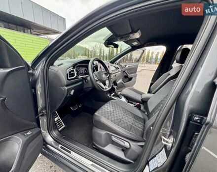 Серый Фольксваген Ти-Рок, объемом двигателя 1.4 л и пробегом 7 тыс. км за 33900 $, фото 32 на Automoto.ua