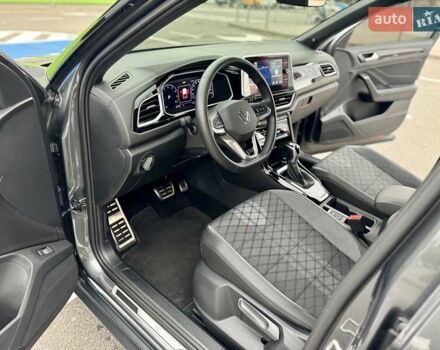 Серый Фольксваген Ти-Рок, объемом двигателя 1.4 л и пробегом 7 тыс. км за 33900 $, фото 36 на Automoto.ua