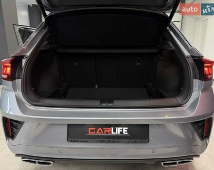 Серый Фольксваген Ти-Рок, объемом двигателя 1.4 л и пробегом 11 тыс. км за 32500 $, фото 55 на Automoto.ua