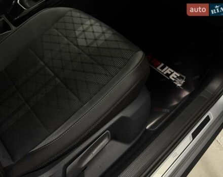 Серый Фольксваген Ти-Рок, объемом двигателя 1.4 л и пробегом 11 тыс. км за 32500 $, фото 53 на Automoto.ua