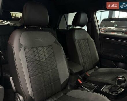 Серый Фольксваген Ти-Рок, объемом двигателя 1.4 л и пробегом 11 тыс. км за 32500 $, фото 54 на Automoto.ua