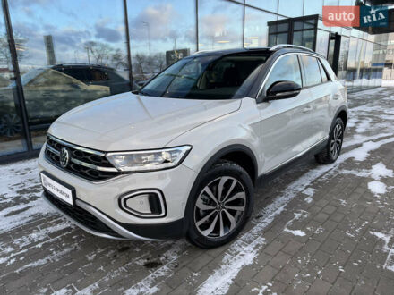 Серый Фольксваген Ти-Рок, объемом двигателя 1.4 л и пробегом 5 тыс. км за 29999 $, фото 1 на Automoto.ua