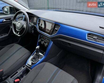Синий Фольксваген Ти-Рок, объемом двигателя 1.5 л и пробегом 96 тыс. км за 18400 $, фото 22 на Automoto.ua