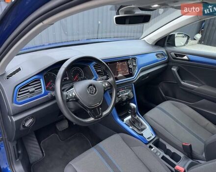 Синий Фольксваген Ти-Рок, объемом двигателя 1.5 л и пробегом 96 тыс. км за 18400 $, фото 14 на Automoto.ua