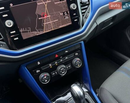 Синий Фольксваген Ти-Рок, объемом двигателя 1.5 л и пробегом 96 тыс. км за 18400 $, фото 23 на Automoto.ua