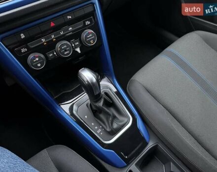 Синий Фольксваген Ти-Рок, объемом двигателя 1.5 л и пробегом 96 тыс. км за 18400 $, фото 24 на Automoto.ua