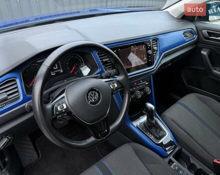 Синий Фольксваген Ти-Рок, объемом двигателя 1.5 л и пробегом 96 тыс. км за 18400 $, фото 17 на Automoto.ua