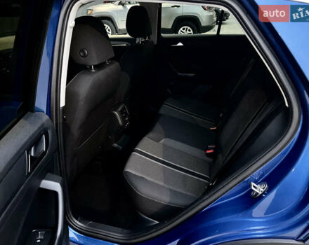 Синий Фольксваген Ти-Рок, объемом двигателя 1.5 л и пробегом 39 тыс. км за 23500 $, фото 39 на Automoto.ua