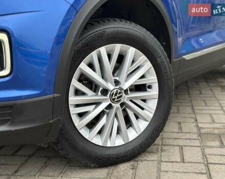 Синий Фольксваген Ти-Рок, объемом двигателя 1.5 л и пробегом 96 тыс. км за 23300 $, фото 1 на Automoto.ua