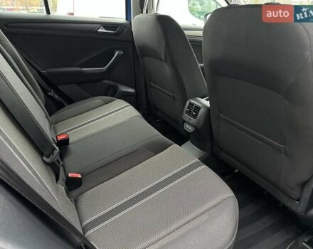 Синий Фольксваген Ти-Рок, объемом двигателя 1.5 л и пробегом 96 тыс. км за 23300 $, фото 9 на Automoto.ua