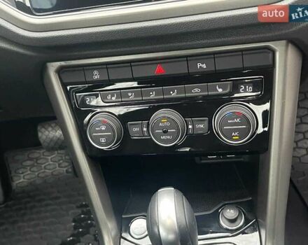 Синий Фольксваген Ти-Рок, объемом двигателя 1.5 л и пробегом 120 тыс. км за 21490 $, фото 17 на Automoto.ua