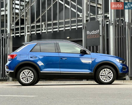 Синий Фольксваген Ти-Рок, объемом двигателя 1.5 л и пробегом 39 тыс. км за 23500 $, фото 1 на Automoto.ua