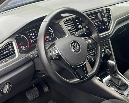 Синий Фольксваген Ти-Рок, объемом двигателя 1.5 л и пробегом 120 тыс. км за 21490 $, фото 27 на Automoto.ua