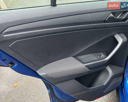 Синий Фольксваген Ти-Рок, объемом двигателя 1.5 л и пробегом 120 тыс. км за 21490 $, фото 24 на Automoto.ua