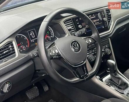 Синий Фольксваген Ти-Рок, объемом двигателя 1.5 л и пробегом 120 тыс. км за 21490 $, фото 27 на Automoto.ua