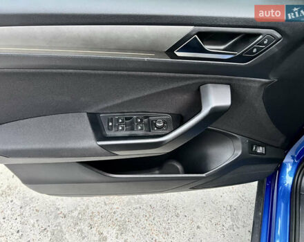 Синий Фольксваген Ти-Рок, объемом двигателя 1.5 л и пробегом 39 тыс. км за 23500 $, фото 10 на Automoto.ua