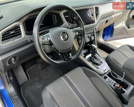 Синий Фольксваген Ти-Рок, объемом двигателя 1.5 л и пробегом 58 тыс. км за 24350 $, фото 4 на Automoto.ua