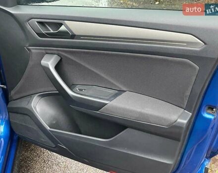 Синий Фольксваген Ти-Рок, объемом двигателя 1.5 л и пробегом 120 тыс. км за 21490 $, фото 14 на Automoto.ua