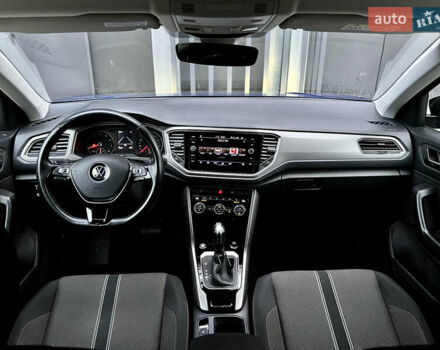 Синий Фольксваген Ти-Рок, объемом двигателя 1.5 л и пробегом 39 тыс. км за 23500 $, фото 19 на Automoto.ua