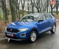 Синий Фольксваген Ти-Рок, объемом двигателя 1.5 л и пробегом 120 тыс. км за 21490 $, фото 1 на Automoto.ua