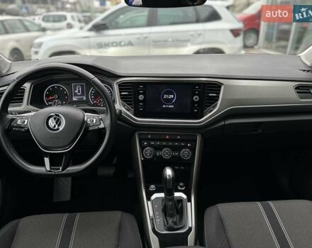 Синий Фольксваген Ти-Рок, объемом двигателя 1.5 л и пробегом 96 тыс. км за 23300 $, фото 15 на Automoto.ua