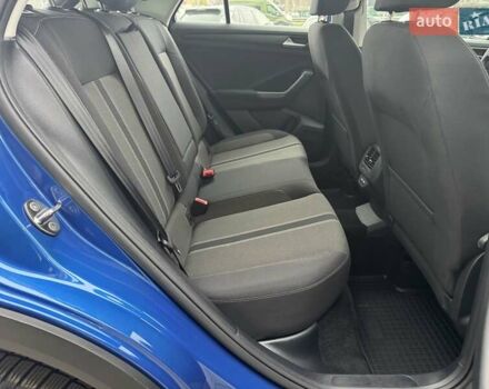 Синий Фольксваген Ти-Рок, объемом двигателя 1.5 л и пробегом 76 тыс. км за 23950 $, фото 17 на Automoto.ua
