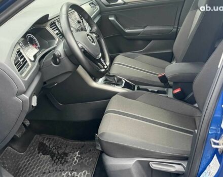 Синий Фольксваген Ти-Рок, объемом двигателя 1.5 л и пробегом 120 тыс. км за 21490 $, фото 25 на Automoto.ua