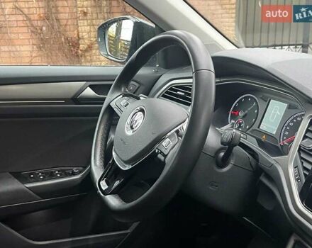 Синий Фольксваген Ти-Рок, объемом двигателя 1.5 л и пробегом 120 тыс. км за 21490 $, фото 19 на Automoto.ua
