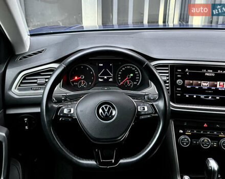 Синий Фольксваген Ти-Рок, объемом двигателя 1.5 л и пробегом 39 тыс. км за 23500 $, фото 18 на Automoto.ua