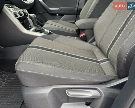 Синий Фольксваген Ти-Рок, объемом двигателя 1.5 л и пробегом 76 тыс. км за 23950 $, фото 13 на Automoto.ua