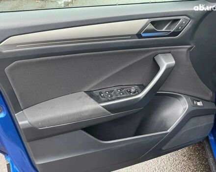 Синий Фольксваген Ти-Рок, объемом двигателя 1.5 л и пробегом 120 тыс. км за 21490 $, фото 26 на Automoto.ua
