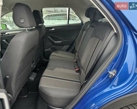 Синий Фольксваген Ти-Рок, объемом двигателя 1.5 л и пробегом 76 тыс. км за 23950 $, фото 14 на Automoto.ua