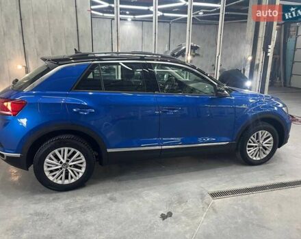 Фольксваген Ти-Рок 2021 в Киеве на Automoto.ua Синий Фольксваген Ти-Рок, объемом двигателя 1.5 л и пробегом 120 тыс. км за 22500 $, фото 1 на Automoto.ua