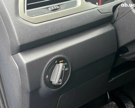 Синий Фольксваген Ти-Рок, объемом двигателя 1.5 л и пробегом 120 тыс. км за 21490 $, фото 28 на Automoto.ua