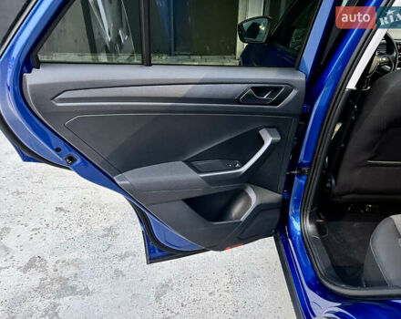 Синий Фольксваген Ти-Рок, объемом двигателя 1.5 л и пробегом 39 тыс. км за 23500 $, фото 37 на Automoto.ua