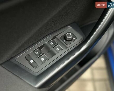 Синий Фольксваген Ти-Рок, объемом двигателя 1.5 л и пробегом 96 тыс. км за 23300 $, фото 17 на Automoto.ua