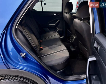 Синий Фольксваген Ти-Рок, объемом двигателя 1.5 л и пробегом 39 тыс. км за 23500 $, фото 32 на Automoto.ua