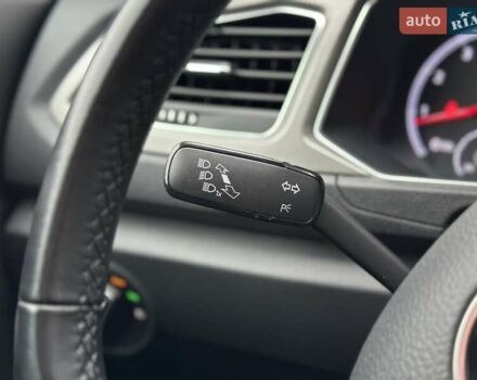 Синий Фольксваген Ти-Рок, объемом двигателя 1.5 л и пробегом 96 тыс. км за 23300 $, фото 21 на Automoto.ua