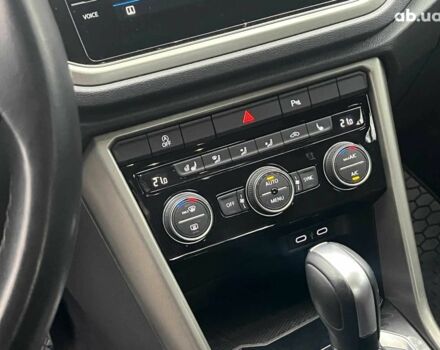 Синий Фольксваген Ти-Рок, объемом двигателя 1.5 л и пробегом 120 тыс. км за 21490 $, фото 31 на Automoto.ua