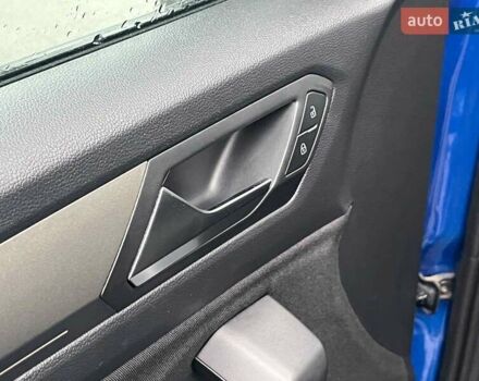 Синий Фольксваген Ти-Рок, объемом двигателя 1.5 л и пробегом 120 тыс. км за 21490 $, фото 35 на Automoto.ua