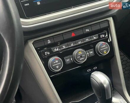 Синий Фольксваген Ти-Рок, объемом двигателя 1.5 л и пробегом 120 тыс. км за 21490 $, фото 31 на Automoto.ua